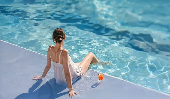 Infinity pool at Smart World Suites